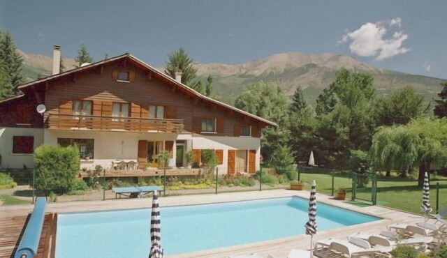 CHALET LES ECUREUILS 3* - SLEEPS 8