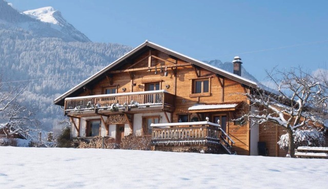 Chalet 'Les Grands Champs Sud' with Mountain View, Private Terrace and Wi-Fi