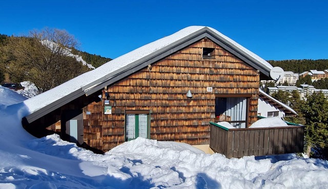 Chalet "Les Lupins Bleus" at the foot of the slopes at Font-Romeu/Pyrénées 2000