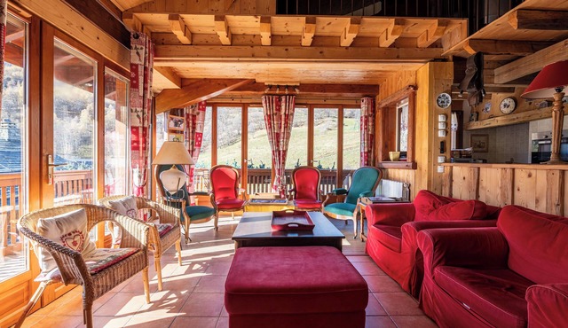 Chalet Les Menuires Val Thorens with Mountain View, Private Terrace & Wi-Fi