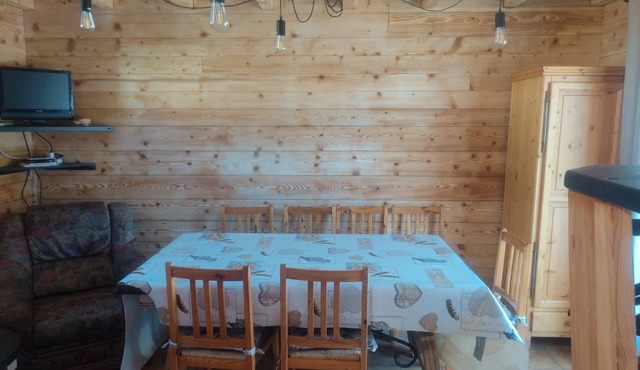 Chalet "Les Mouflons" - Le Clos - Sleeps 8, 5 minutes walk from the ski slopes