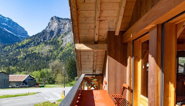 Chalet 'Les Salamanes - 6-7 Pers' with Mountain View, Balcony and Wi-Fi