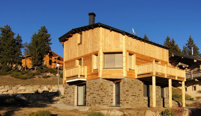 Chalet 'Les Silènes - 10 Prs' with Private Terrace, Shared Garden and Wi-Fi
