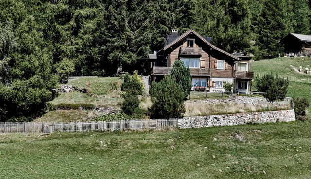 Chalet Lieuretta da Tscharfs, (Feldis). by Interhome
