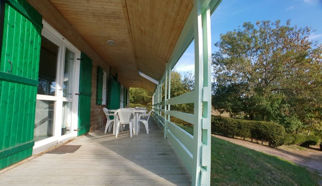 Chalet "Lilas Pour 12 Prix Semaine" with Mountain View, Shared Pool & Wi-Fi