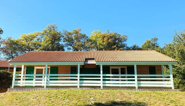 Chalet 'Lilas Pour' with Mountain View, Shared Pool and Wi-Fi