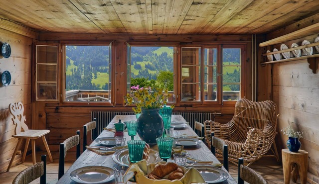 Chalet Lion Rouge: located on top of the picturesque village of Rougemont