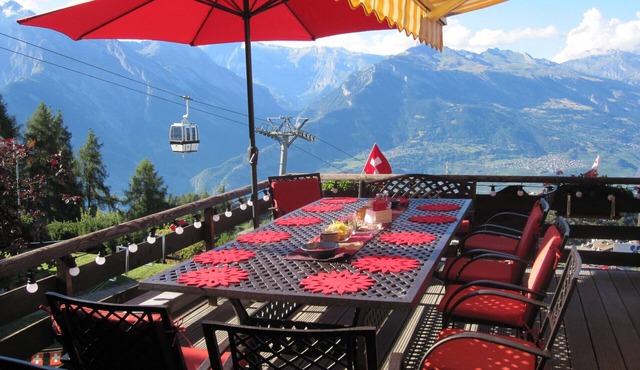 Chalet Lisa, ski-in/out, accessible by car