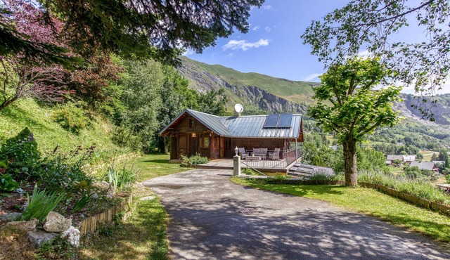 Chalet Lo Grané - Four Bedroom Chalet, Sleeps 8