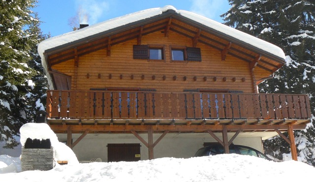 Chalet located in the saddle point of Corbier 400m from the trails of Drouzin