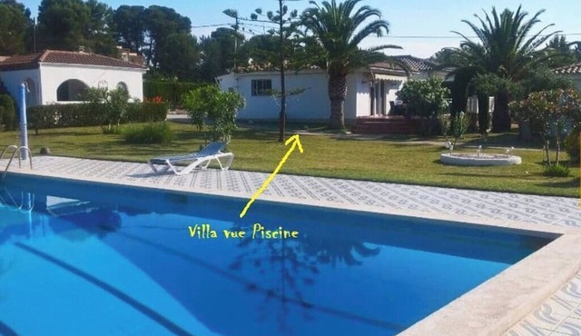 Chalet located on a wooded park of 8000m ² with large community pool, .