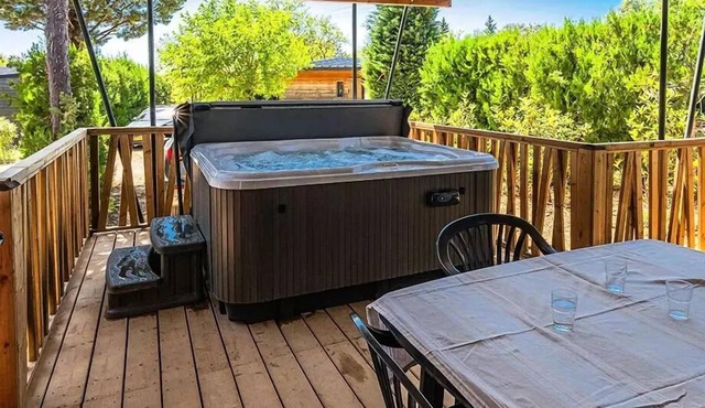 Chalet Luberon - 35m2 - 2 bedrooms + Jacuzzi 4 people