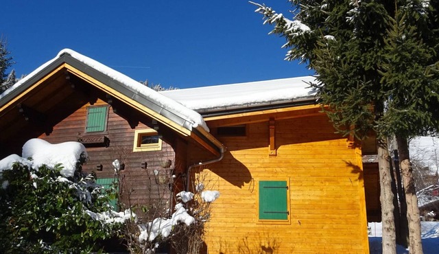 Chalet lumineux Les Gets - 8 pers, proche commerces, pistes, parking privé, terrasse sud