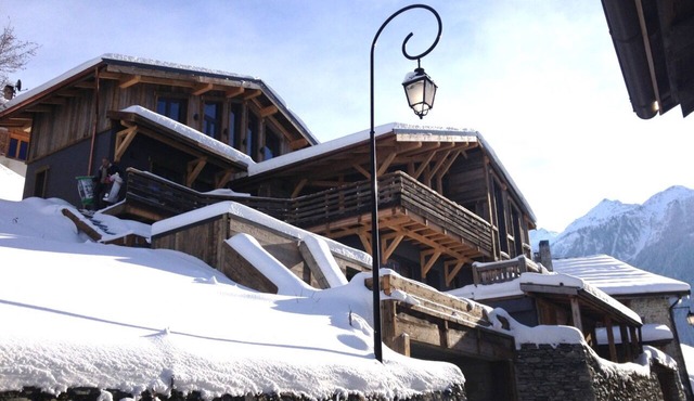 Chalet luxe 14 pers 6 chambres 6 sdb piscine intérieure privative sauna terrasse