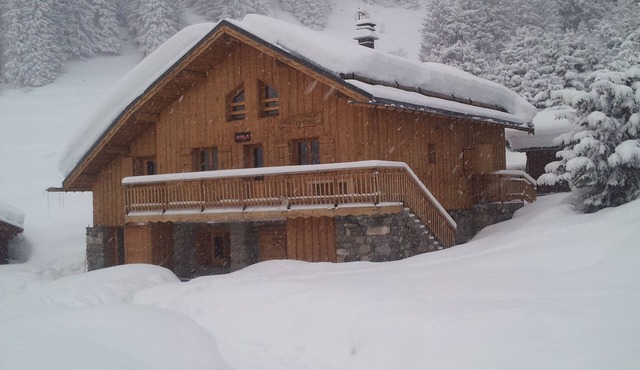 Chalet Luxe 4* 10p, Sauna Jacuzzi near pistes
