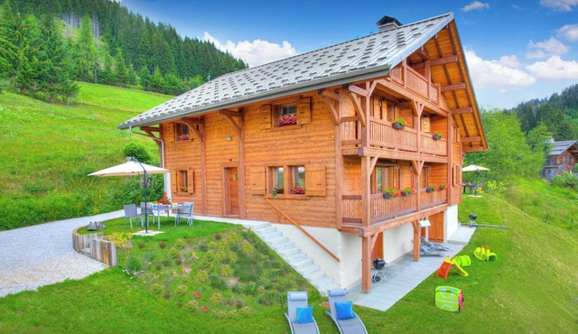 Chalet Lydie Manigod - alpine family stay for 8 - OVO Network