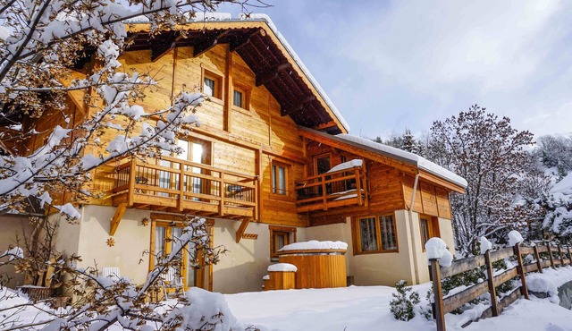 Chalet Mélèzor, sleeps 15, Serre Chevalier 1350