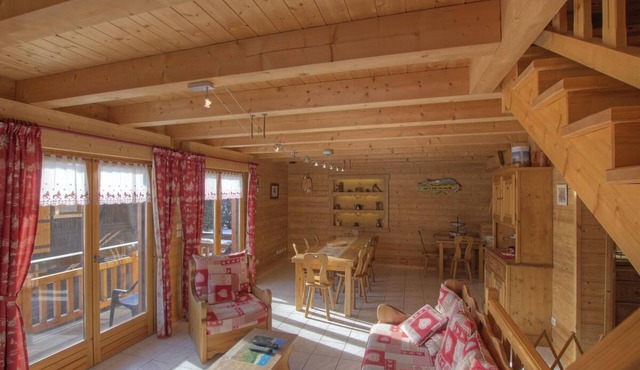 Chalet 'Makaau - Praz De Lys' with Mountain View, Private Terrace and Wi-Fi