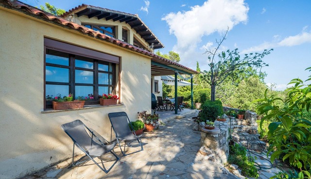 Chalet 'Mariti' with Sea View, Private Terrace and Wi-Fi