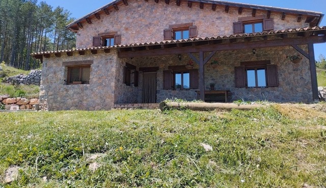 Chalet 'Masia Bufulà' with Mountain View, Private Terrace and Wi-Fi