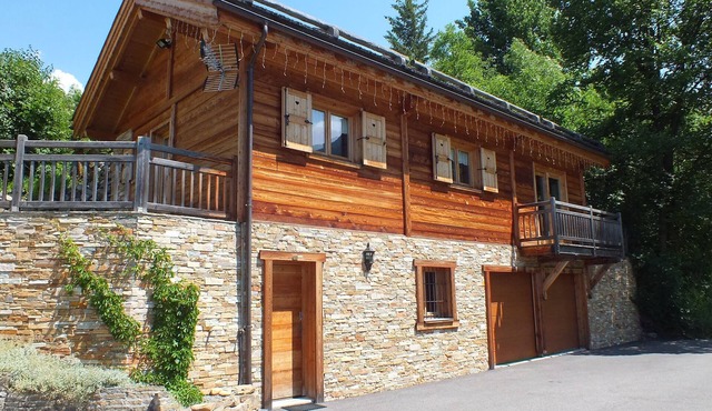 Chalet 'Mélèze Plein Sud À 1174 M' with Mountain View, Private Terrace and Private Garden