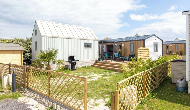 Chalet 'Mobilhome Et 100m Plage' with Private Terrace, Private Garden and Wi-Fi