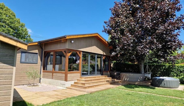 Chalet moderne au bord d'un lac