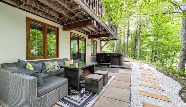 Chalet Mont Cascades w/ Spa & Fibre Optic Internet