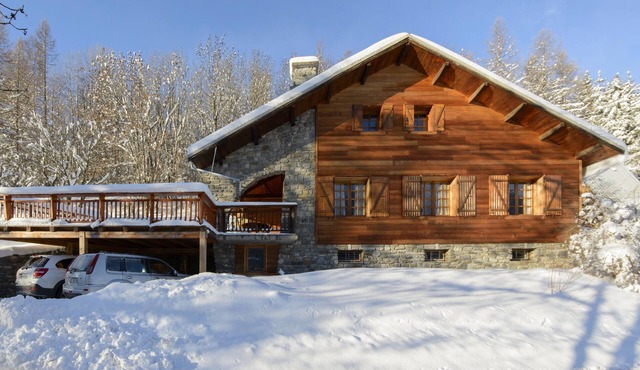 Chalet Mont Milo, spacious 5 bedroom, Sauna, Billard, Babyfoot, close the slopes