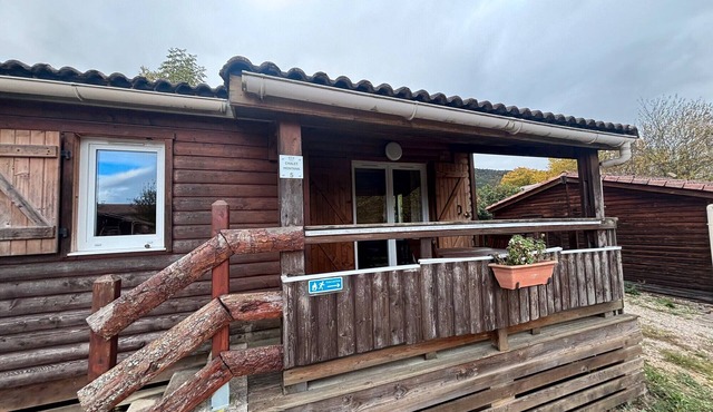 Chalet 'Montana 4 4pers' with Mountain View, Shared Pool and Wi-Fi