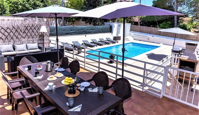 CHALET MONTESOL, LUXURY IN THE BEST AREA OF LA DROVA, NEXT TO GANDIA