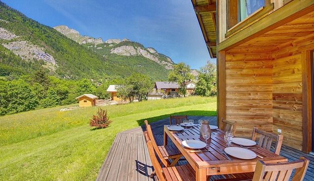 CHALET MORAND - 8 PERSONS - BRIGHT AND SPACIOUS - Wi-Fi - Le Biot - Near Saint-Jean-d'Aulps