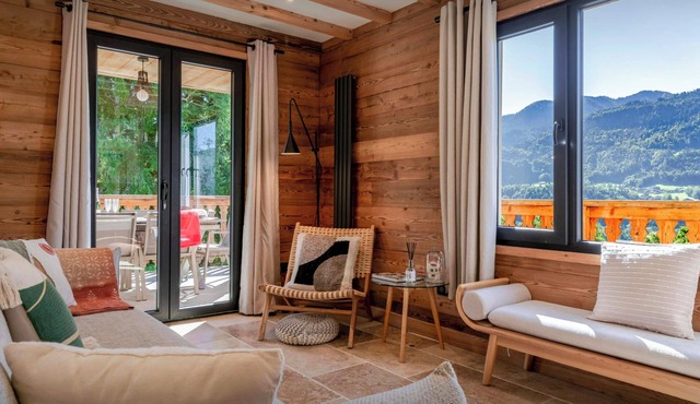 Chalet Mushy - Stay for 8 with a terrace and garden - OVO Network