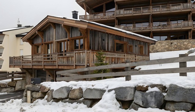 Chalet 'Nid Des Écureuils' with Mountain View, Private Terrace and Wi-Fi