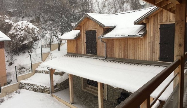 Chalet near resort and lake (sleeps 12)