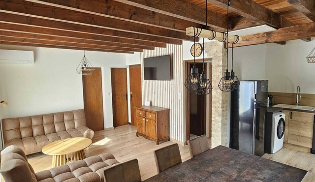 Chalet near St Lary-centre sleeps 10