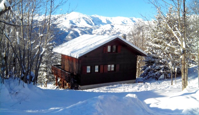 Chalet near the slopes with stunning views of the needles of Arves