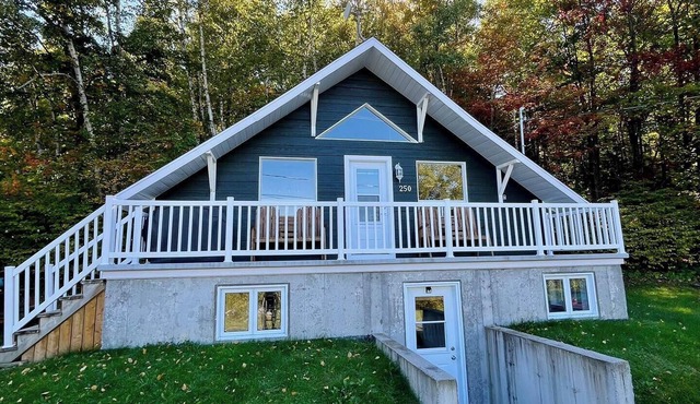 Chalet nestled by the Mont Lac-Vert