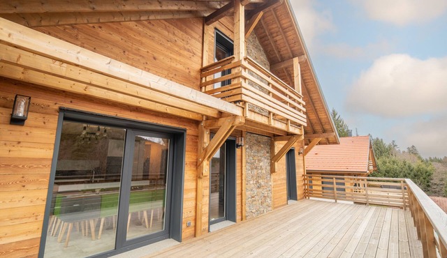 Chalet Neuf 14p Avec Jacuzzi, Sauna et Grande Salle de Jeux