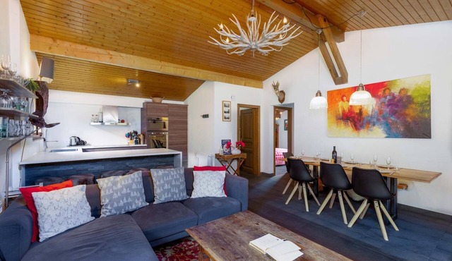 Chalet Nicolas - Five Bedroom Chalet, Sleeps 12