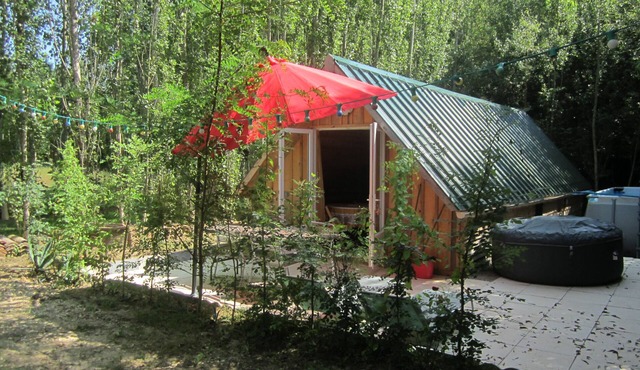 Chalet on the edge of a wood for a nature break! Pets welcome!