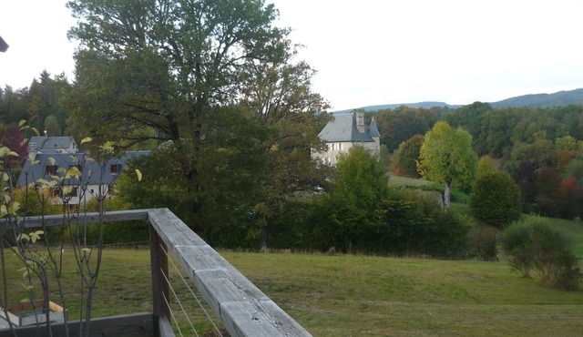 Chalet on the shore of Lake Séchemailles