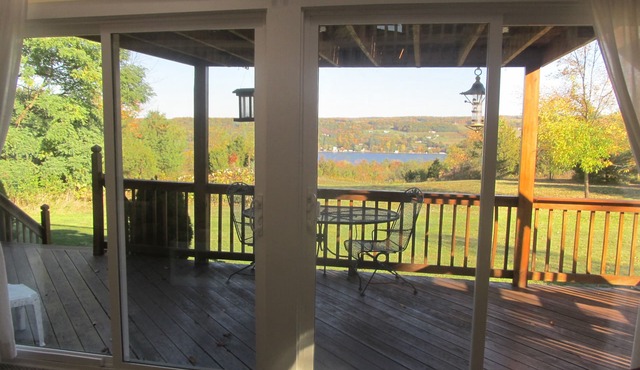 Chalet overlooking Keuka Lake in the heart of Wine Country