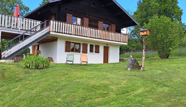 Chalet overlooking Lake Narlay