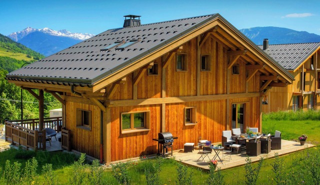 Chalet Pajules - alpine holiday for 10 in Valmorel, sauna - OVO Network