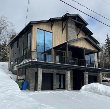 Chalet panoramique spa et ski au coeur des montagnes