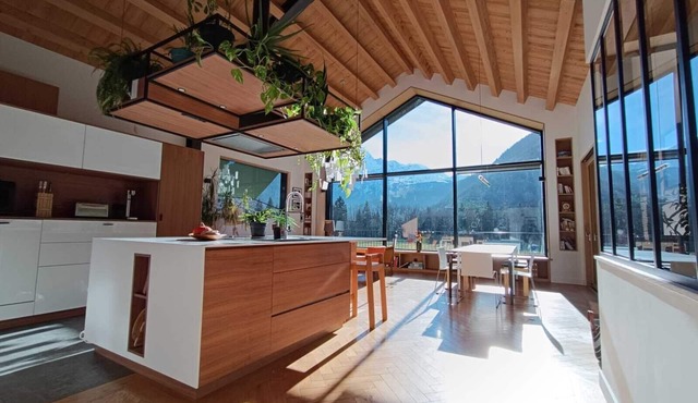 Chalet Parpyoula, 220m2 with garden, Chamonix valley. Ideal for families!