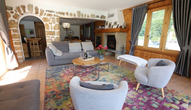 Chalet "Pic Vert" with Mountain View, Private Terrace and Wi-Fi