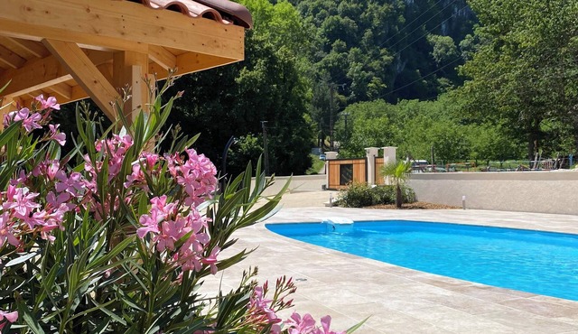 Chalet "pied aigu" At the foot of the Vercors, mountains and hiking. Pets allowed