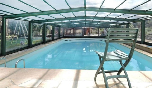 CHALET PISCINE COUVERTE/JARDIN/TERRASSE